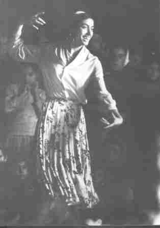 Taniec przy ognisku, rok 1963 fot.: Jerzy Doroyski